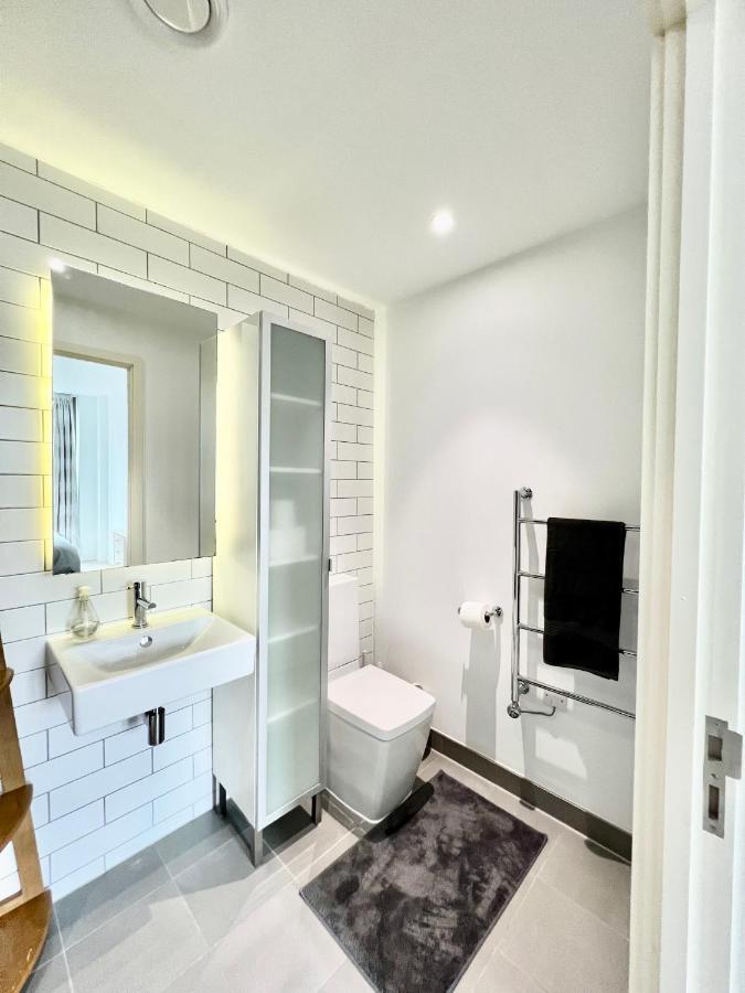 Luxury 2 Bedroom 2 Bathroom Apartment - London City Airport Eksteriør billede