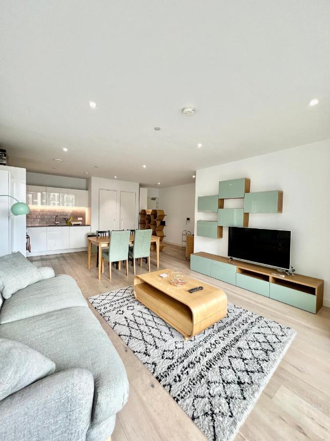 Luxury 2 Bedroom 2 Bathroom Apartment - London City Airport Eksteriør billede