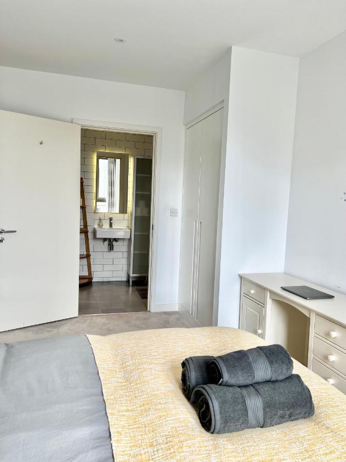 Luxury 2 Bedroom 2 Bathroom Apartment - London City Airport Eksteriør billede