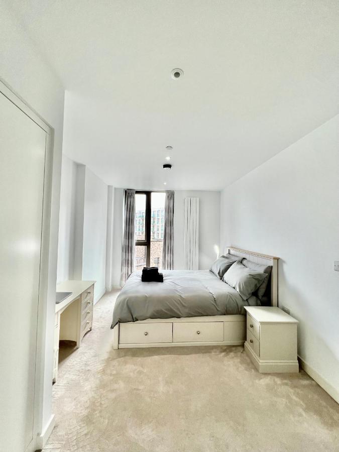 Luxury 2 Bedroom 2 Bathroom Apartment - London City Airport Eksteriør billede