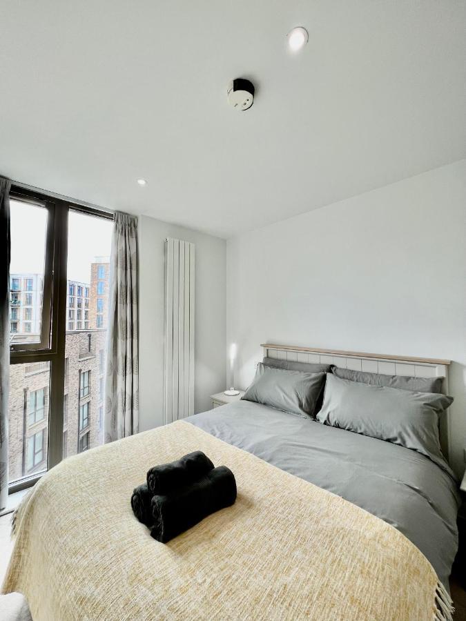 Luxury 2 Bedroom 2 Bathroom Apartment - London City Airport Eksteriør billede