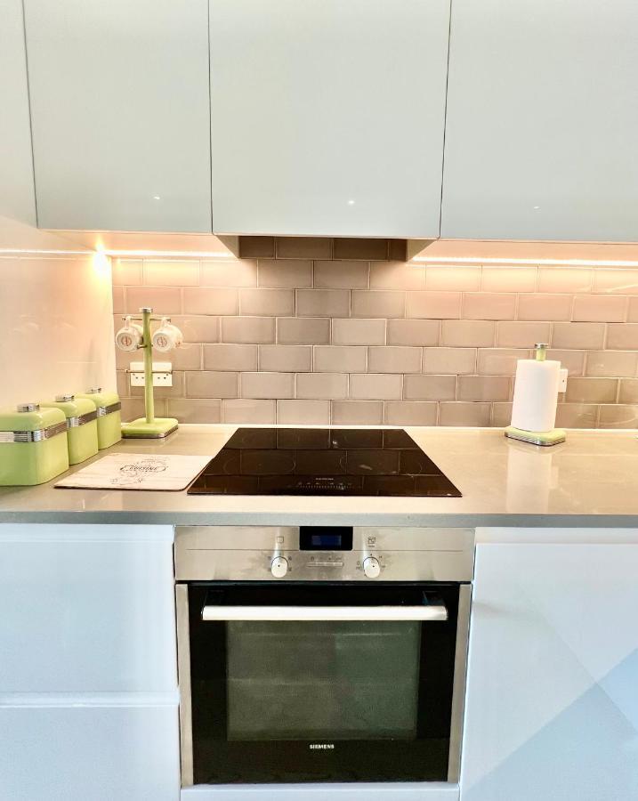 Luxury 2 Bedroom 2 Bathroom Apartment - London City Airport Eksteriør billede