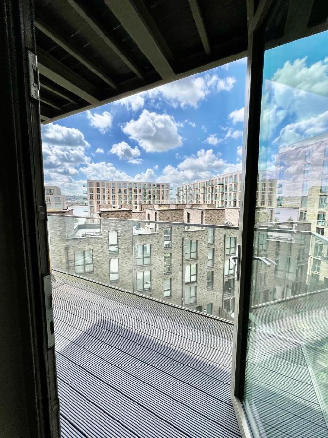 Luxury 2 Bedroom 2 Bathroom Apartment - London City Airport Eksteriør billede